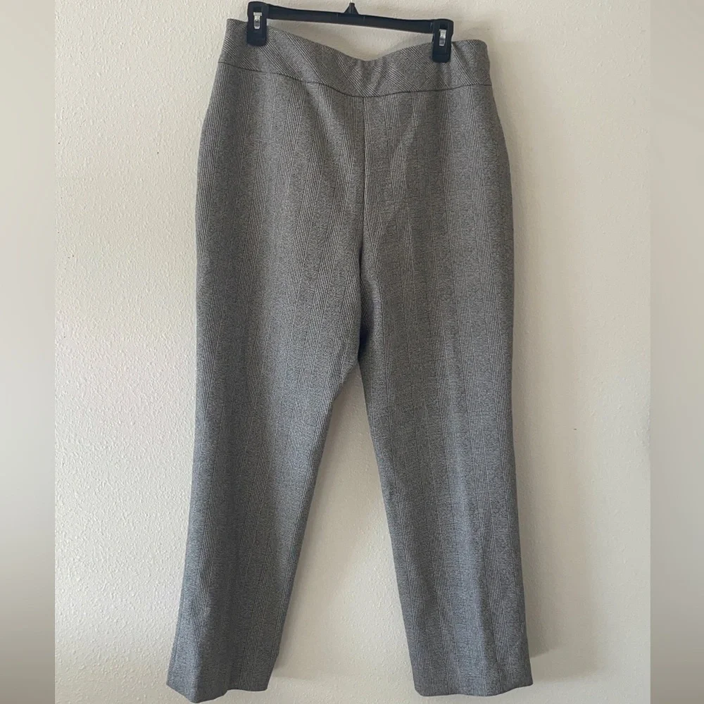 Investments Gray Women's Trousers - Picture 10 of 10